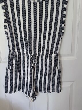 Universal Thread Brand Navy and White Striped Sleeveless Romper SZ SM